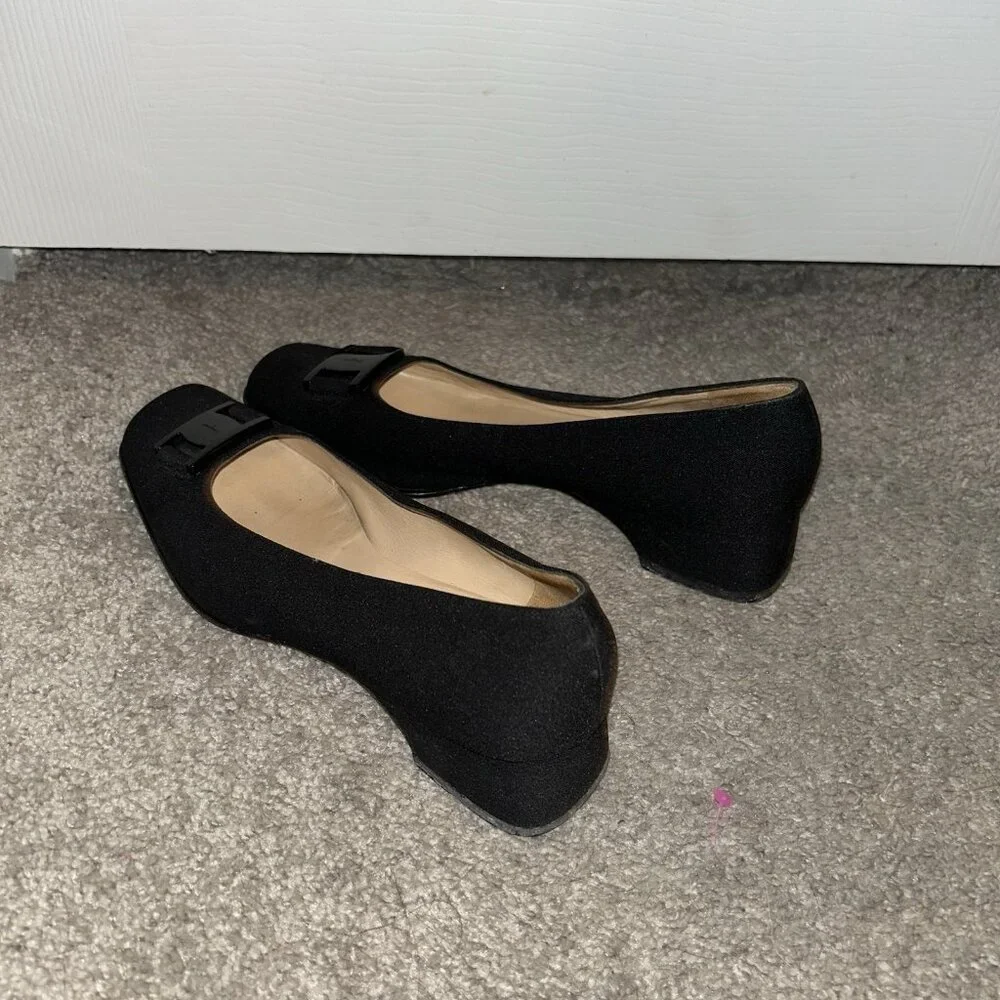 Vintage Salvatore Ferragamo Black Suede Buckle Accent Business Casual Heels Sz 8